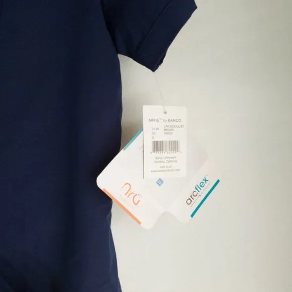 NWT |NRG by Barco | Indigo/ Navy 2 Pocket Mock Scrub Top - Picture 4 of 6